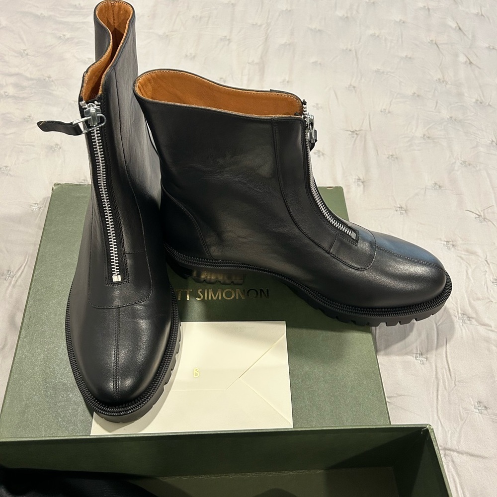 Beckett Simonon Black Leather Chelsea Zip Boots Women’s 9.5 Nwt — image 2 of 5